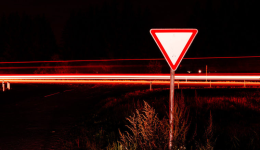 「出海指南針-真實(shí)案例」①越南工廠如何在大臺(tái)風(fēng)停電中，保障訂單準(zhǔn)時(shí)交付？②如何在馬來(lái)享受稅收減免