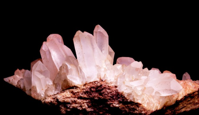 两姐妹靠卖“玄学”产品赚翻！年营收已超200万美元