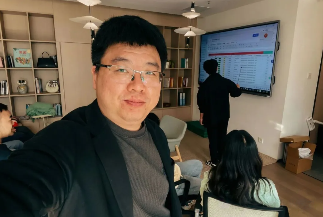 每周复盘:来自真实 AI 跨境智能体全托管 330 家店铺运营实盘解剖(连载 二)