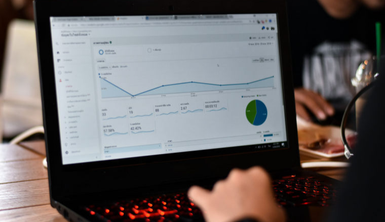 2025 年最热门的 5 款 Shopify 竞争对手监控工具