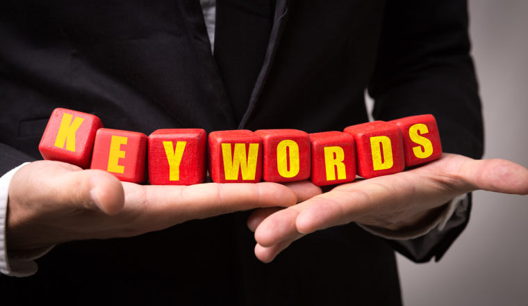 如何判断高波动关键词，并找到最佳推广时机？