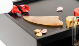 一块刮痧板卖129美元！中医养生火爆欧美