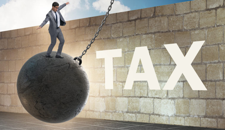 以为换成美国公司就没人查了？IRS 看账不看护照