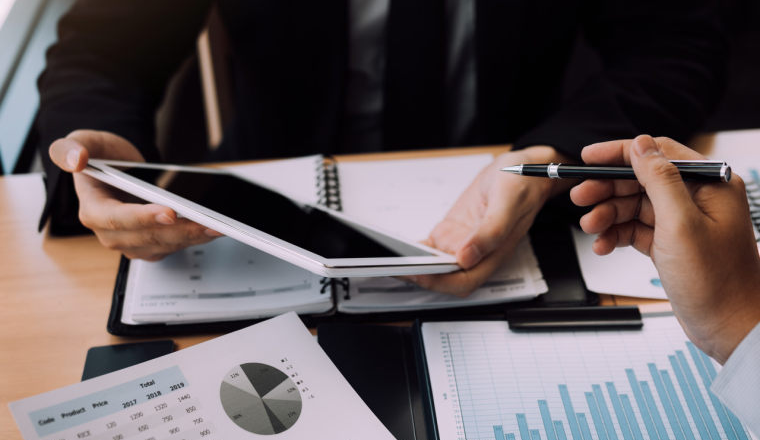 从亚马逊年销下滑15%到暴涨50%！你以为卖不动的细分赛道别人靠这两件事赚了大钱