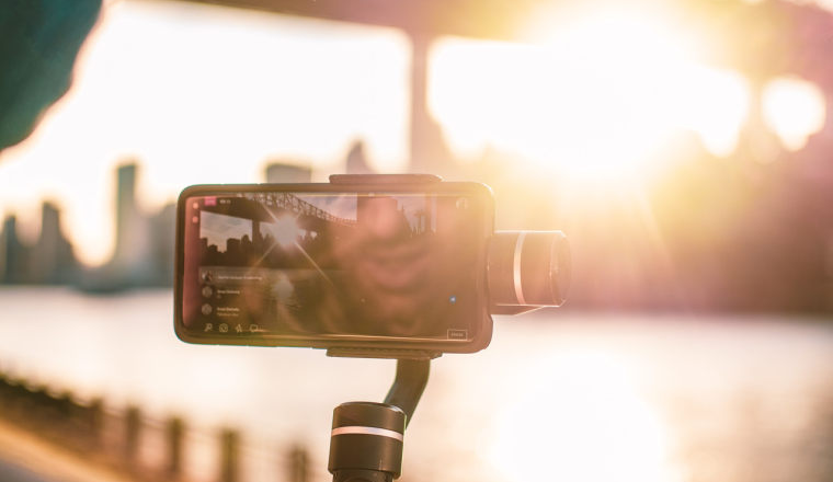 江西人出海做生意，卖拍摄神器让老外疯狂买单