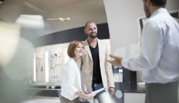 LinkedIn+Google Ads联动方案，如何精准捕获海外客户的决策链？