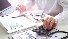 你以为的美国公司管理费，在IRS眼里可能是【拟制股利】的证据