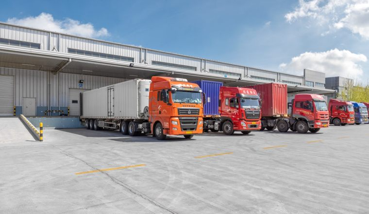 海外仓还是官方仓？TikTok卖家物流选择指南