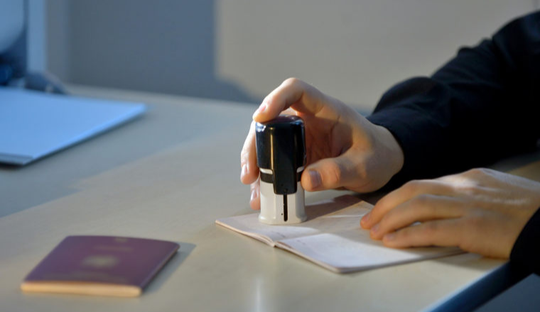 紧急！美国海关重拳出击，数万跨境卖家面临血本无归！