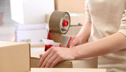 做了五年跨境，我发现最折磨人的不是爆单，是“打包”这两个字