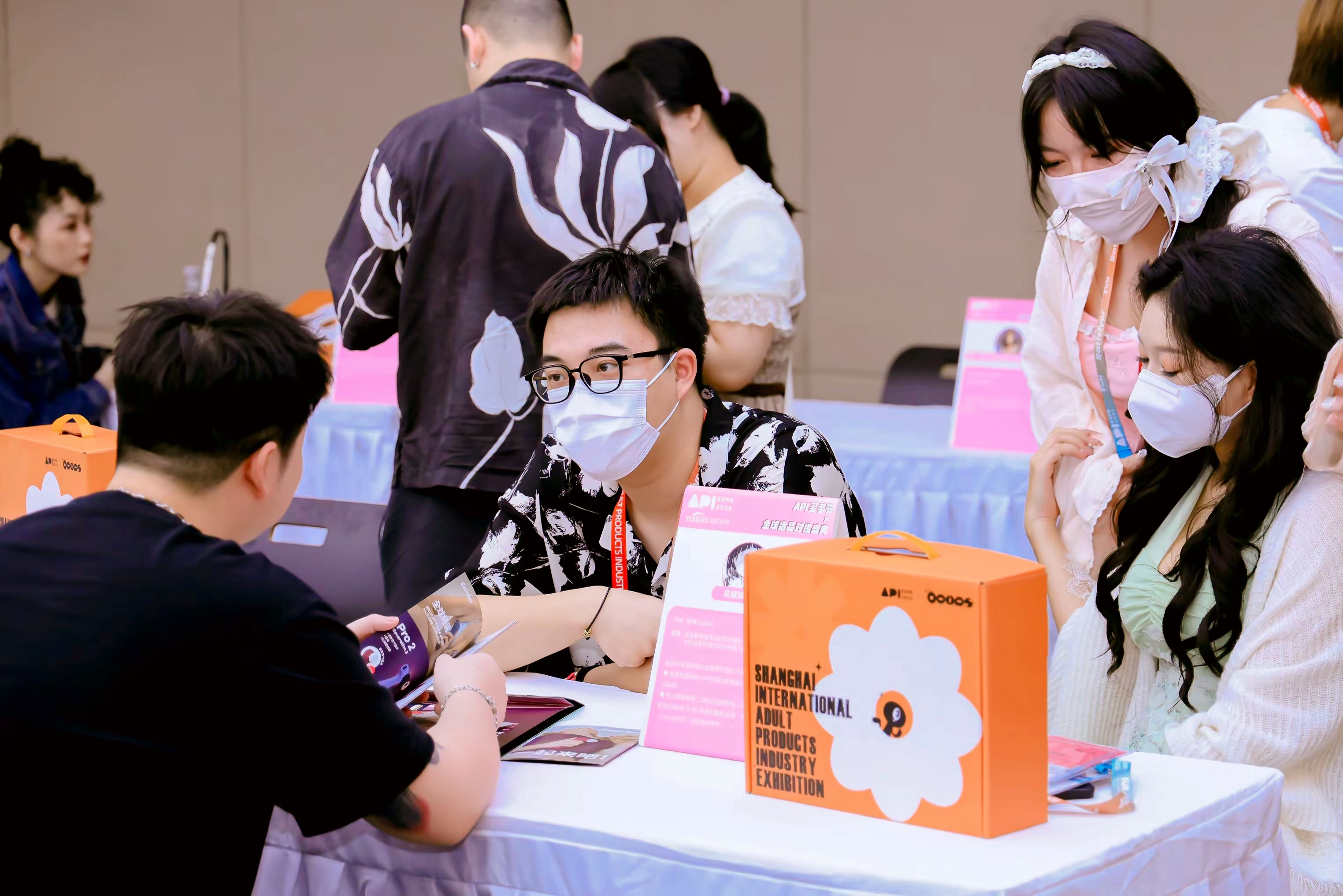 高复购 + 高溢价！这些产品正在吃透“悦己”红利