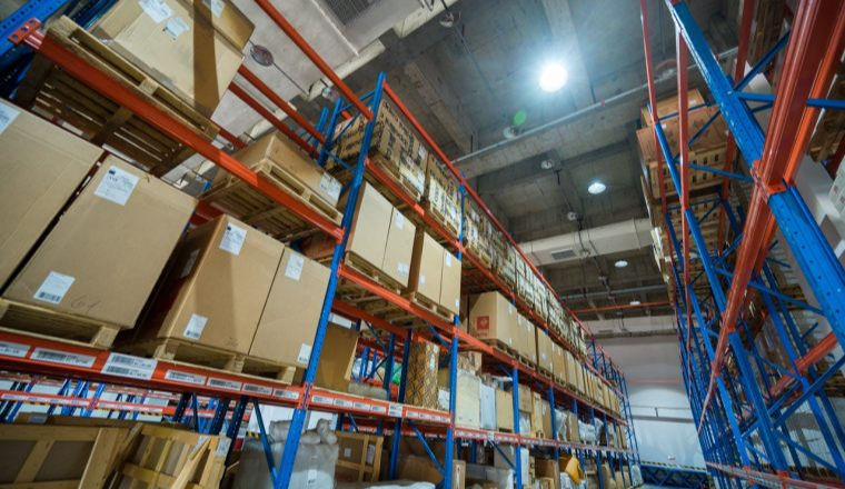 平台加码海外仓扶持、低价直邮退场：本土履约走向「平台仓+三方仓」双轨分工丨观察