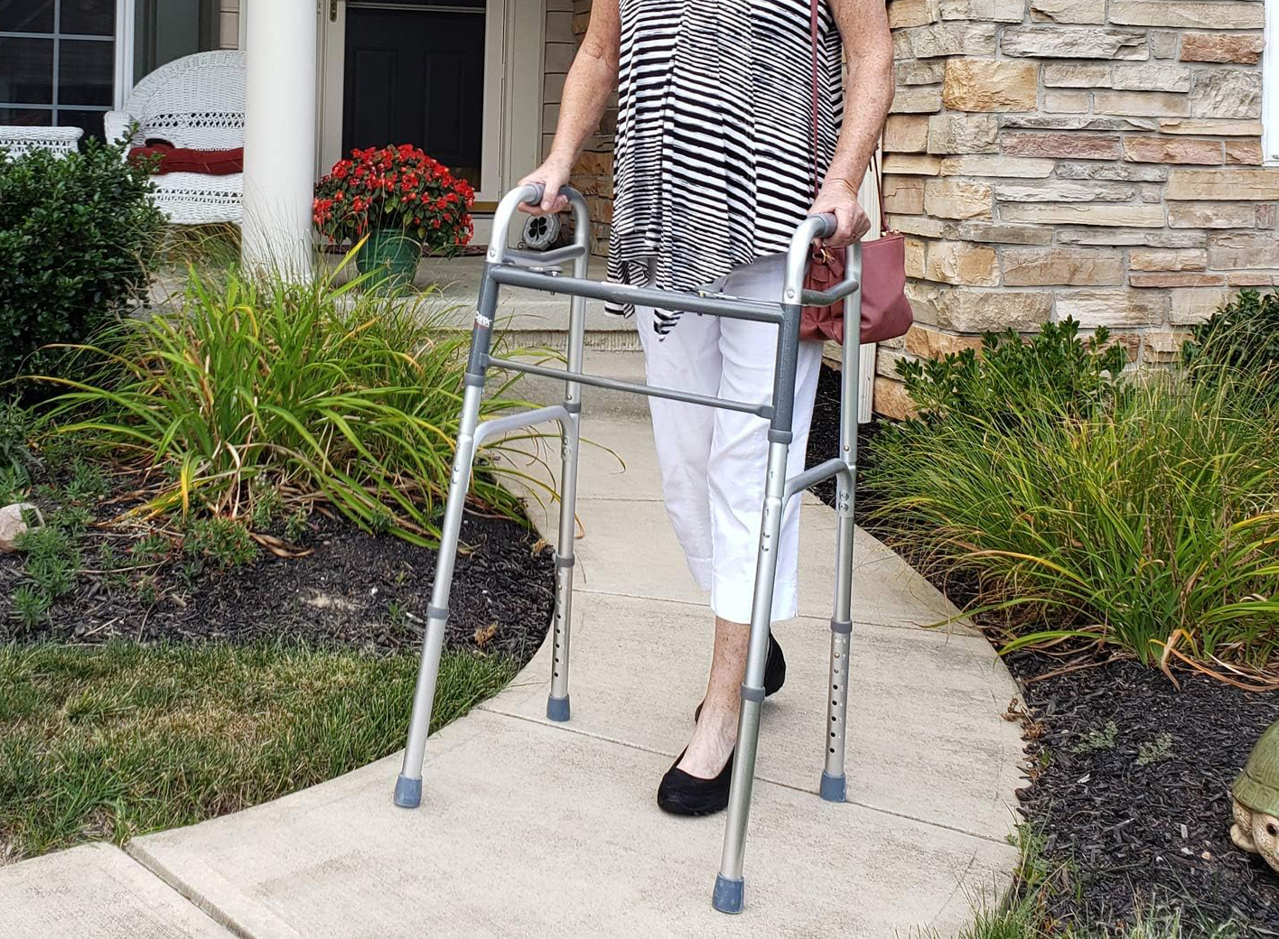 24-cv-10813国人发案!Walker 助行器专利维权,速查规避!