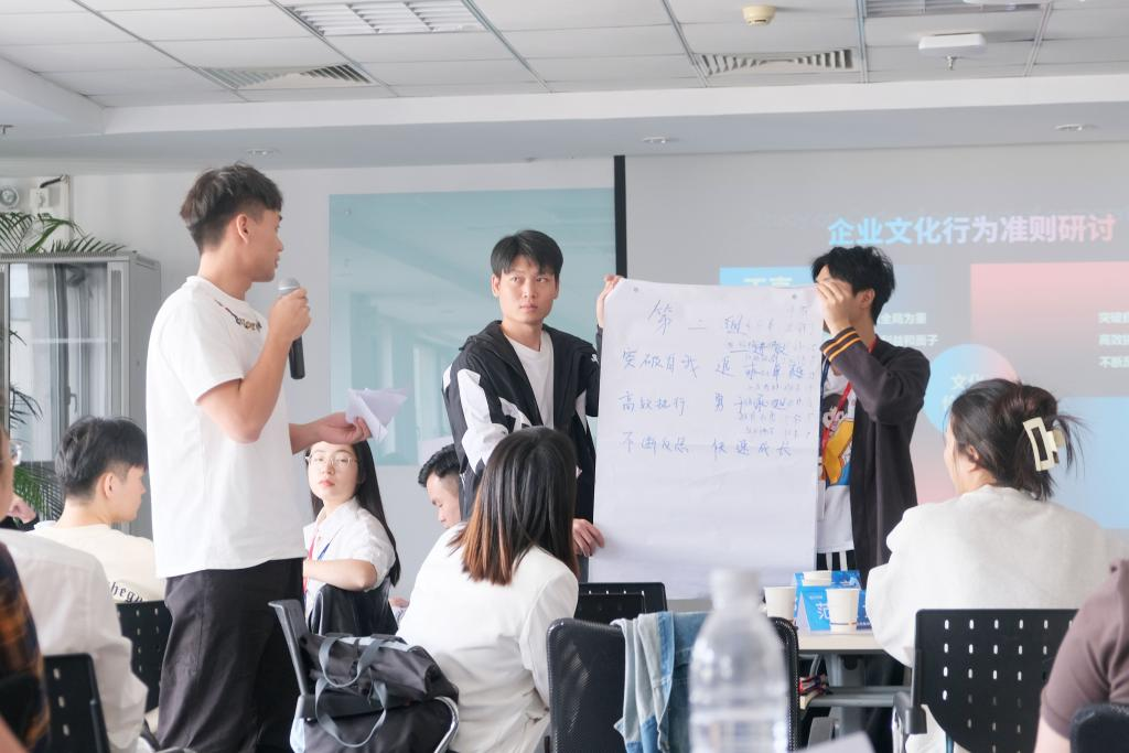 @跨境人：在背后默默支撑你的，有这样一群“结行人”