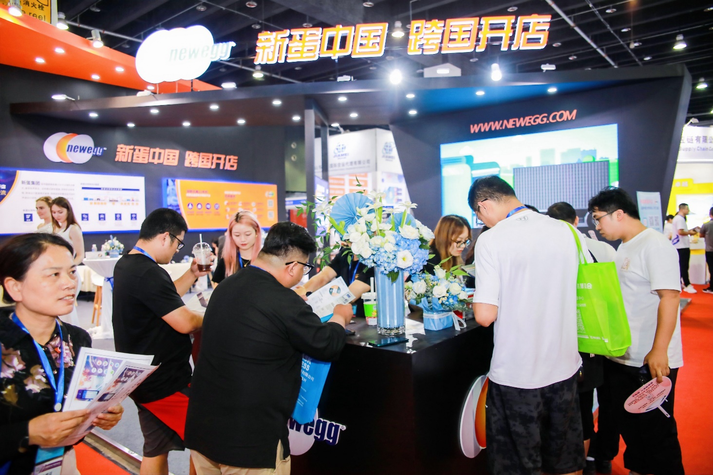 深耕本地产业带，助力卖家出海！新蛋出席义乌中国国际电子商务博览会、走访本地卖家！