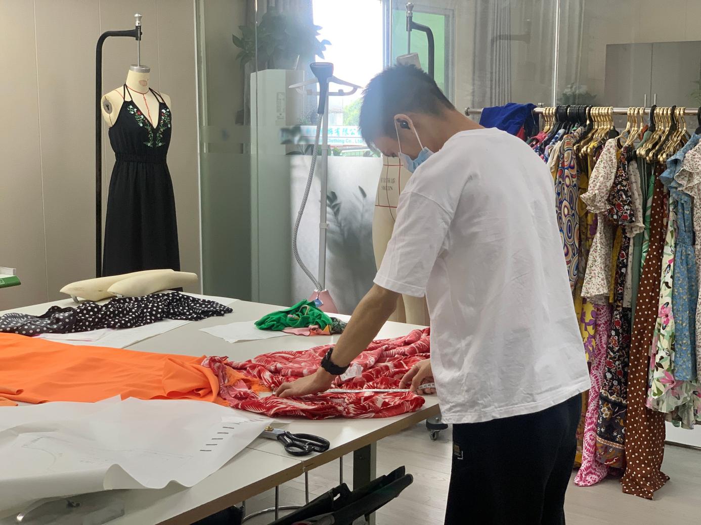 从负债30万到“五星供应商”，她靠这招一年卖爆280万件 