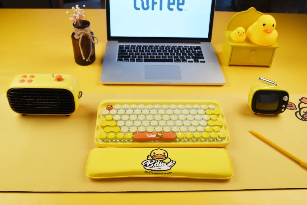 机械键盘联名MAC？我们聊了聊设计师的月亮和六便士