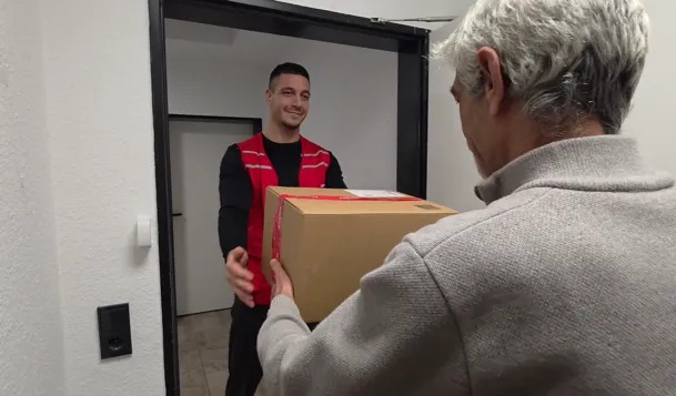 全球“黑五”订单纷纷送达！京东物流“黑五”首日单量大涨超400%