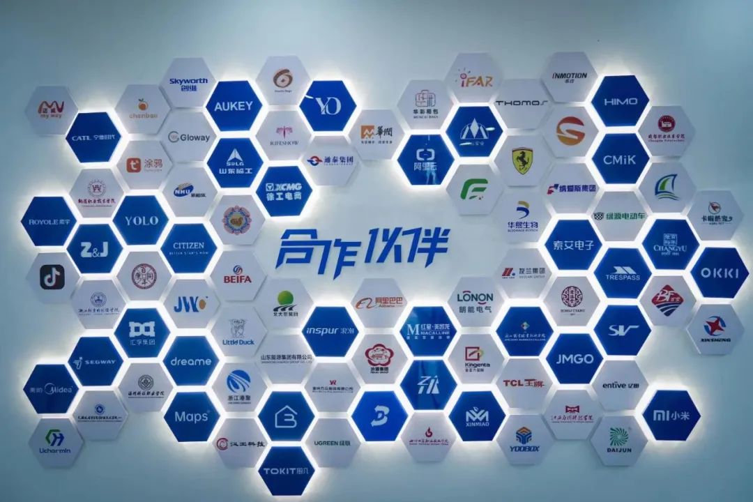 Qbit趣比汇与创普特集团达成战略合作，打造B2B外贸一站式出海解决方案