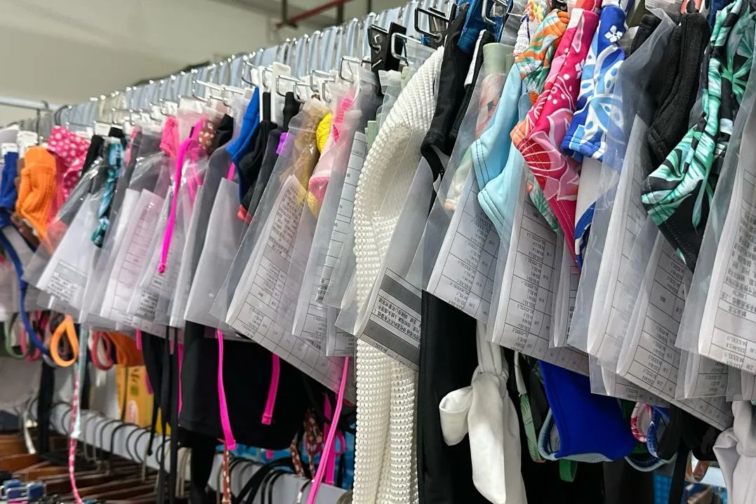 泳装商家逐浪跨境、稳扎稳打，从“小小厂房”到年采购金额近亿