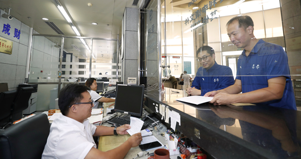 冰墩墩稳坐亚马逊热销榜第一，背后有莫大的危机