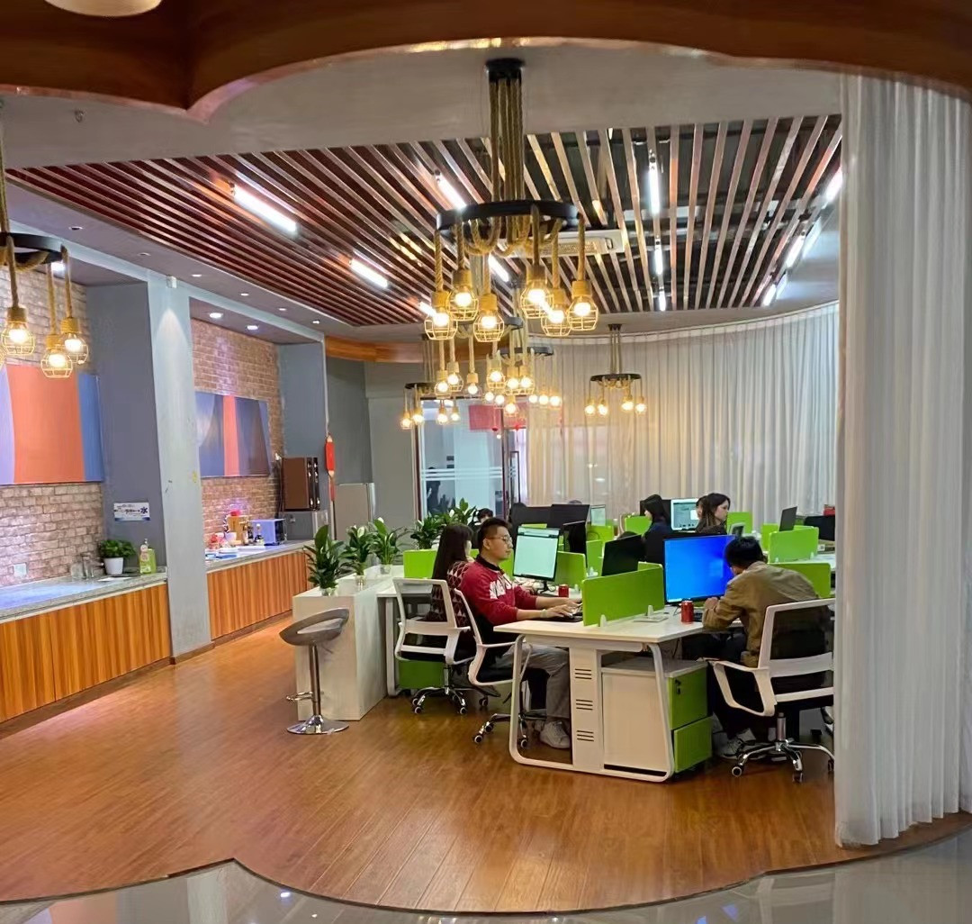 【三十而立】彤鑫CEO张何文：下沉到服装一线的跨境电商投资人