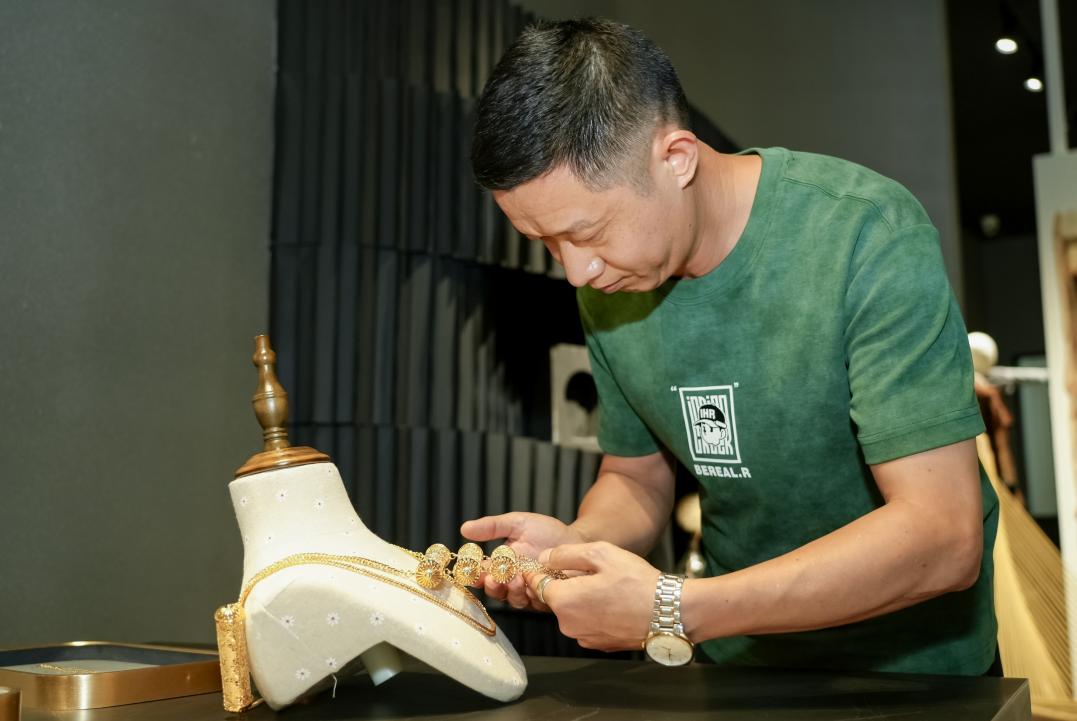 岭南珠宝出海记：“深巷”小镇从SHEIN起步，叩开全球时尚大门