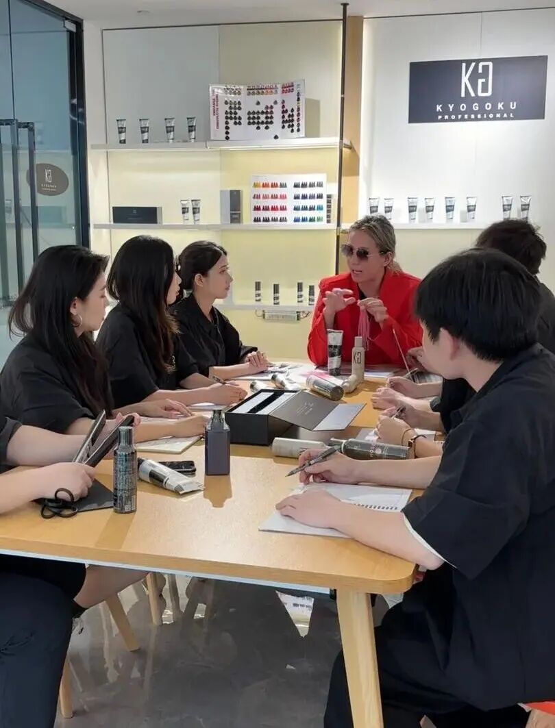 拿下日区TikTok带货第一，“世界第一美发师”的野心不止于此