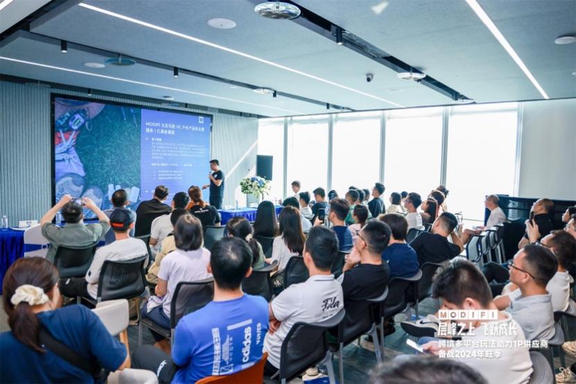 跨境电商如何优化现金流，抢抓“黑五”背后的多元市场商机