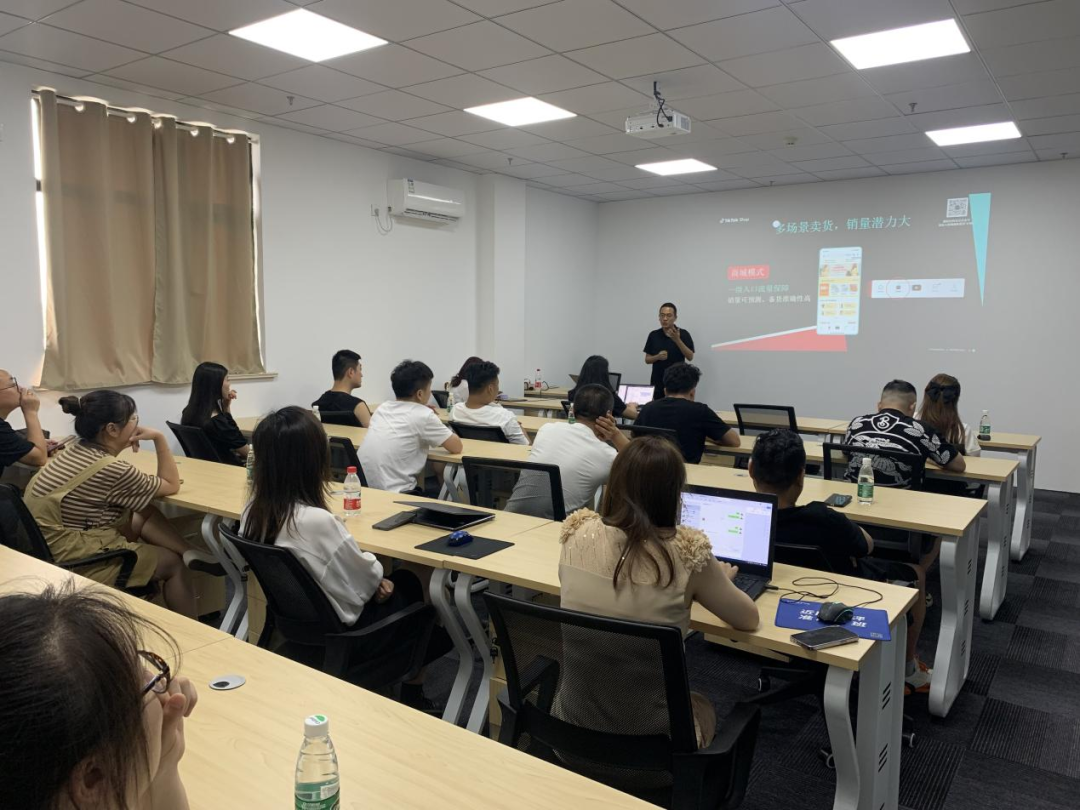 【基层动态】两地三天四场，三星镇连续举办跨境电商活动