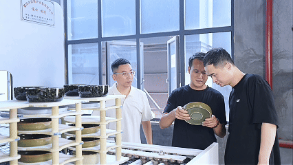 把湖南陶瓷卖到全球，3个留英创业者在亚马逊销量涨了近一半