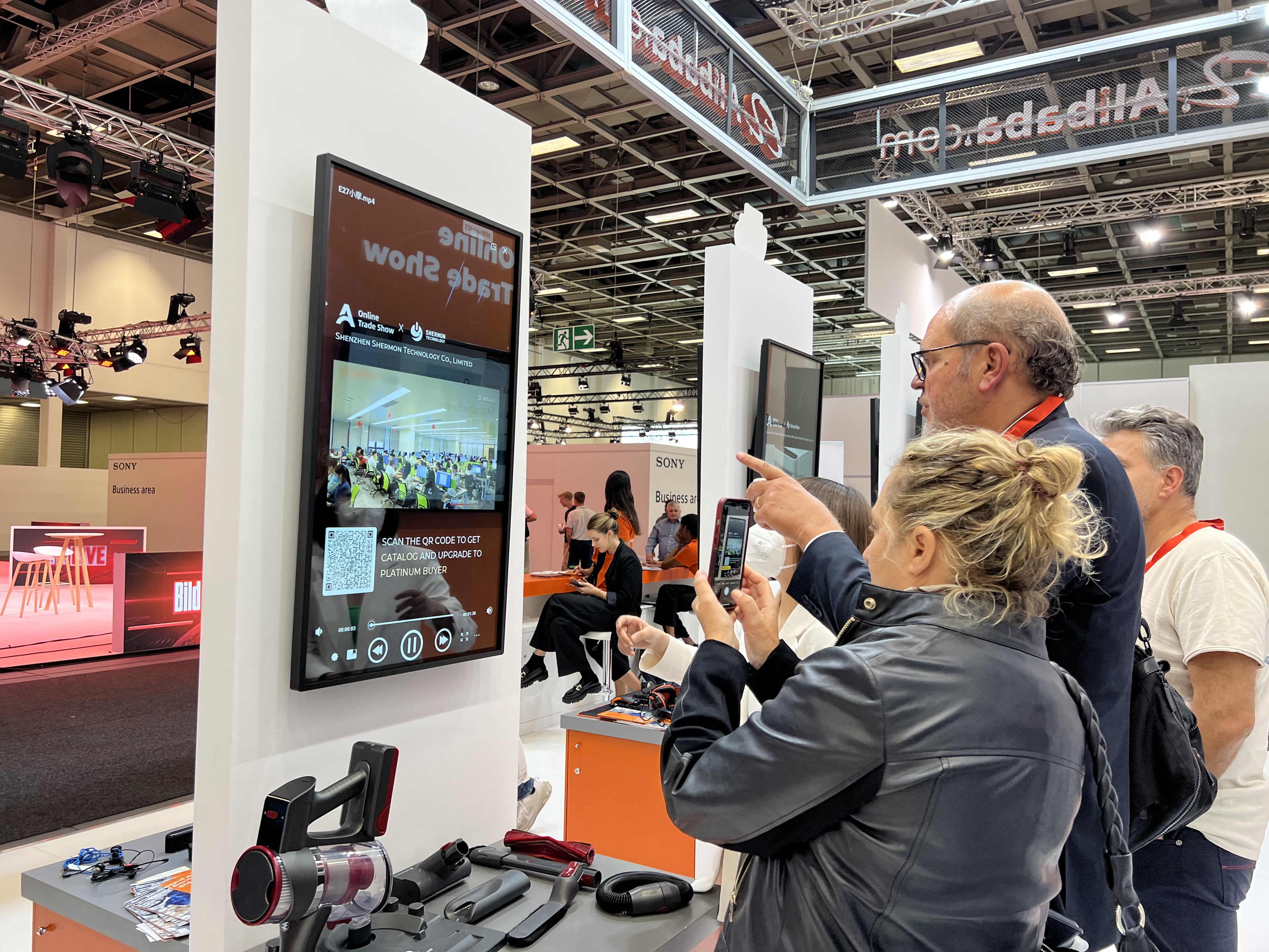 阿里国际站九月采购节 带国内外贸企业到欧洲线上线下“混合”参展