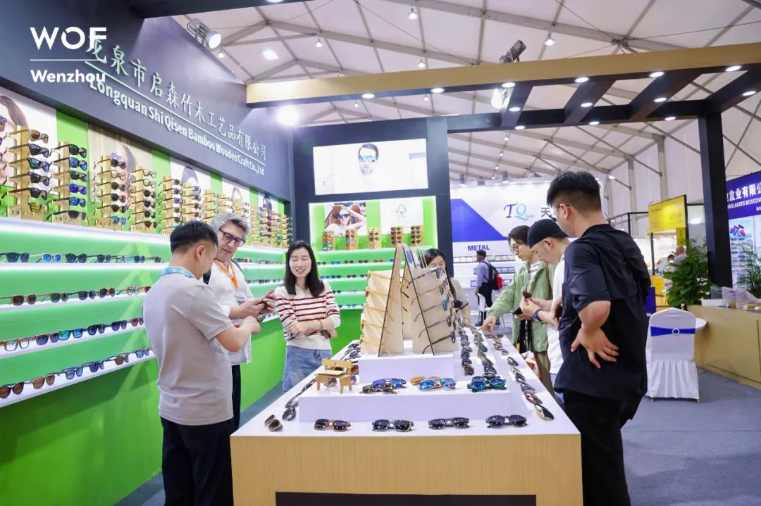 全球采购商疯狂加单！眼镜出海五大趋势显现