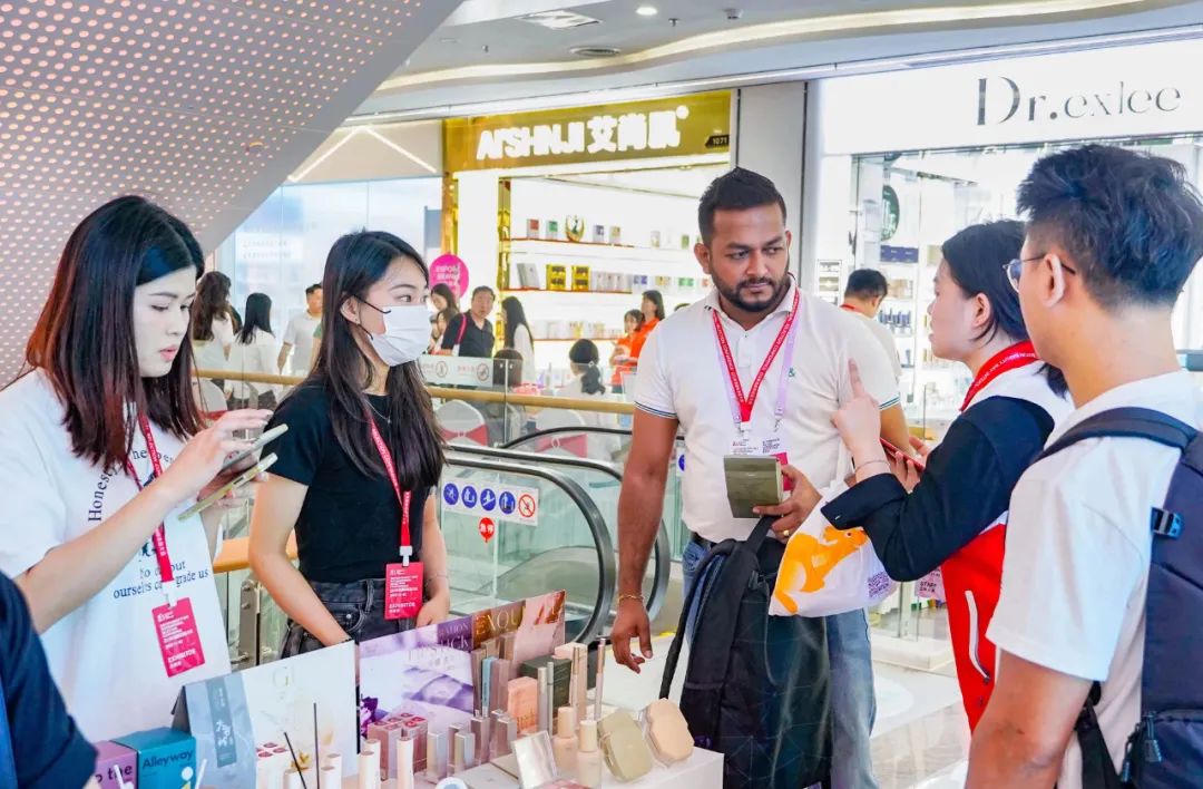 在跨境电商平台，国货美妆爆单的秘诀是？