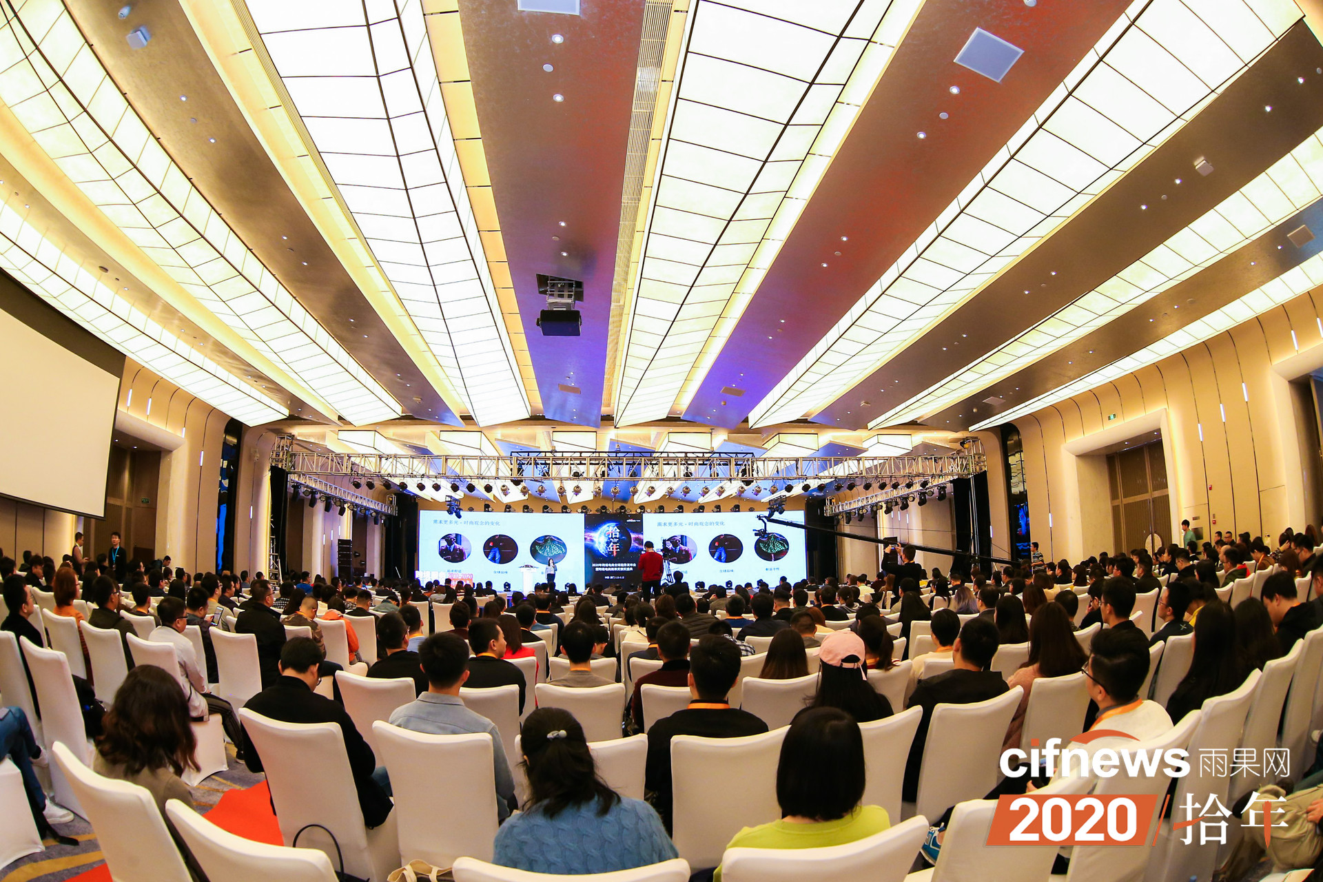 雨果大会：在微光中走出，高举中国品牌出海的“第一把火炬”！