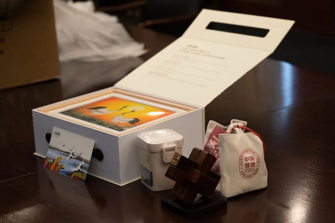 京東11.11，三件中國特色紀念品“飛到”聯(lián)合國，背后故 事不尋常