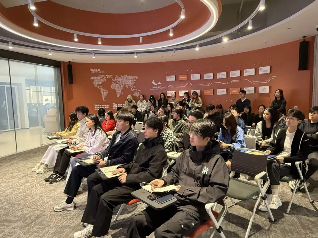 9 载同行・共赴新程丨斯通布里致敬每一份信任与陪伴