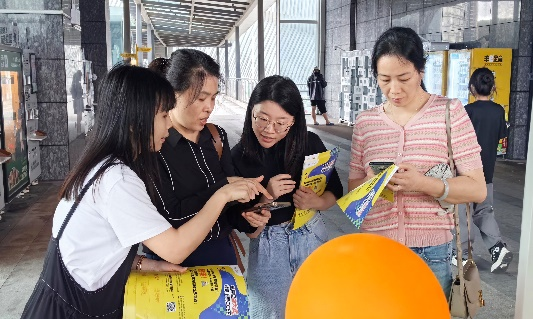 雨果跨境请你免费喝咖啡，错过等一周再来！