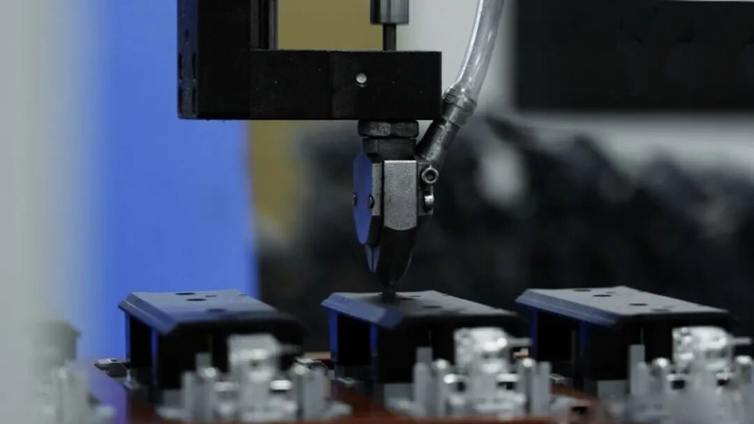 日销300单到卖到海外14个国家，武汉工厂在亚马逊花7年做到了插座出海王