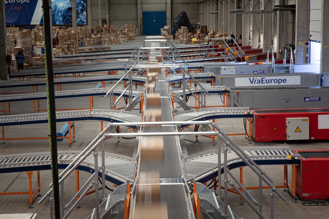 每小时处理3500个包裹!这个比利时保税仓订单供不应求