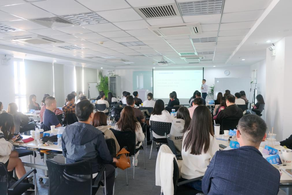 @跨境人：在背后默默支撑你的，有这样一群“结行人”